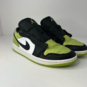 Air Jordan 1 Low Snakeskin Women Size 9 Vivid Green DX4446-301